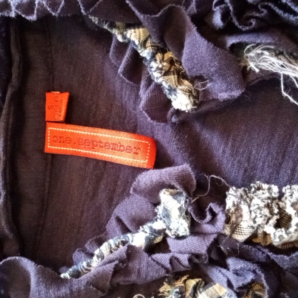 One September sleeveless navy top ruffled front - Picture 3 of 5